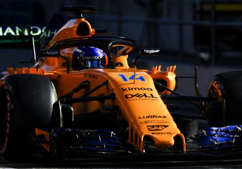 VIDEO: Zoveel medewerkers neemt McLaren mee naar een raceweekend