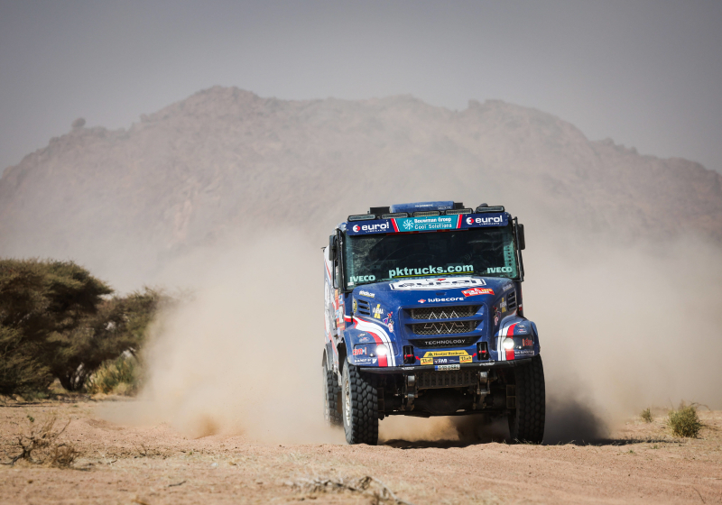 Dakar 2025: weer zege Van den Brink bij trucks, bizarre slotfase bij auto's