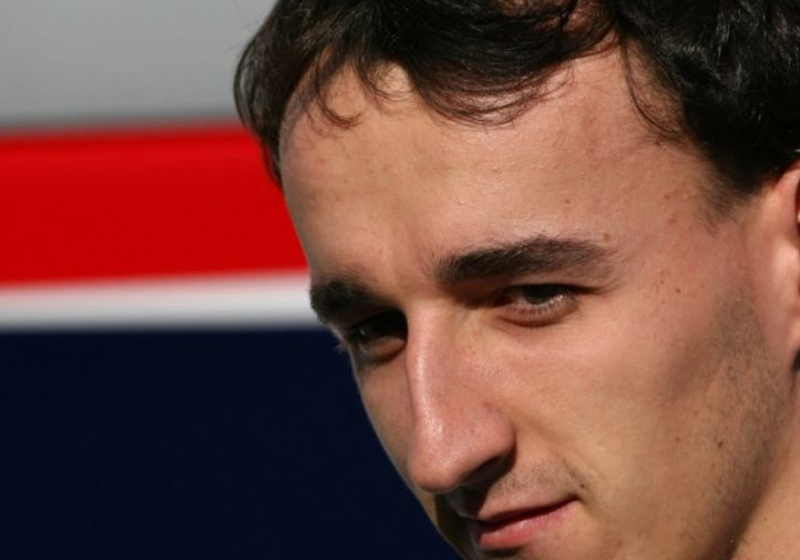 VIDEO: Robert Kubica de baan op in huidige Williams