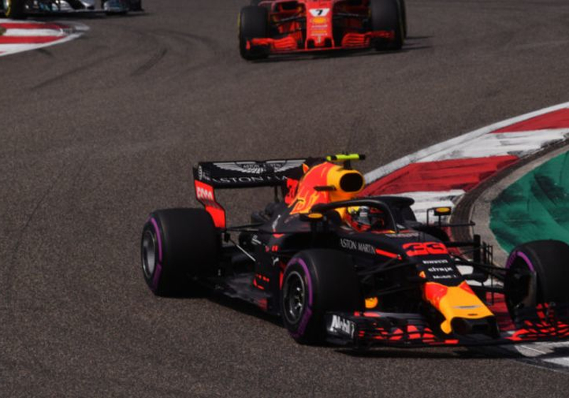 Max Verstappen: "Niet handig om nu naast Hamilton of Vettel te komen"