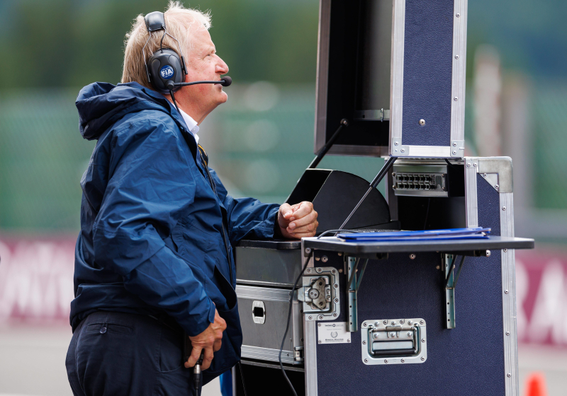Technische afdeling FIA ziet overtreding bij weegschaal, stewards starten onderzoek