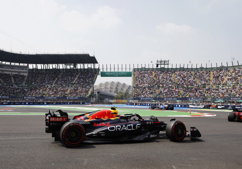 VIDEO: Checo Pérez: Sus rebases en el Gran Premio de México