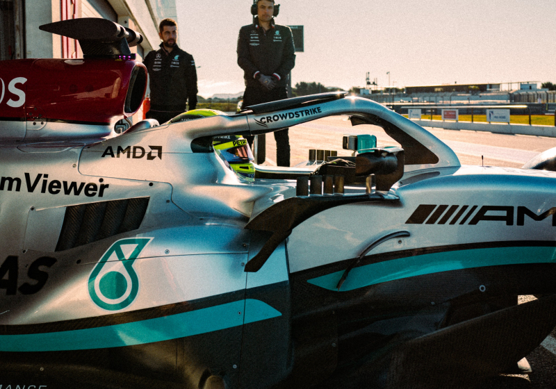 "Mercedes seguirá con pontones reducidos y encontró potencia extra en el W14"