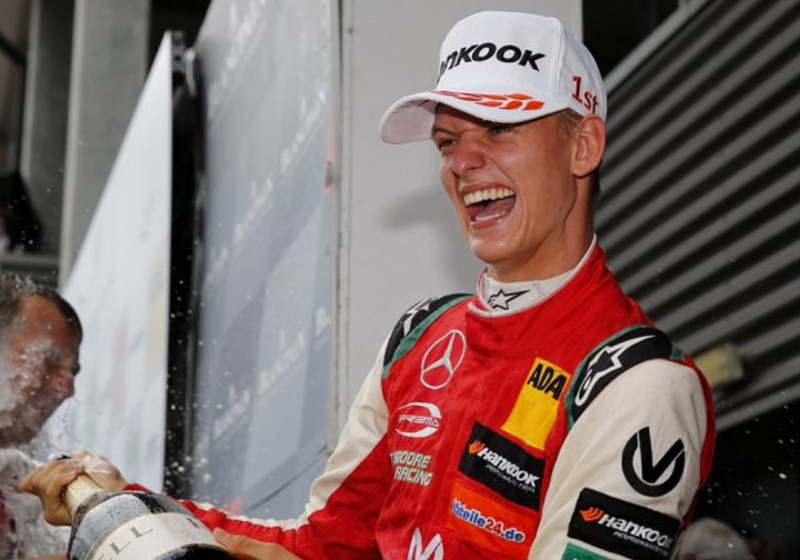 'Schumacher has chosen between Ferrari and Mercedes'