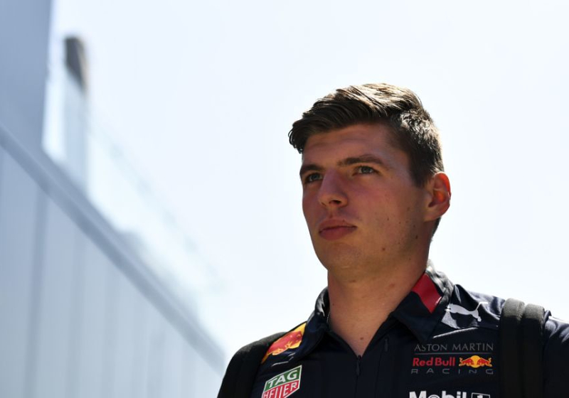 Max Verstappen is geen feestbeest: 'Daar heb ik de races wel voor'