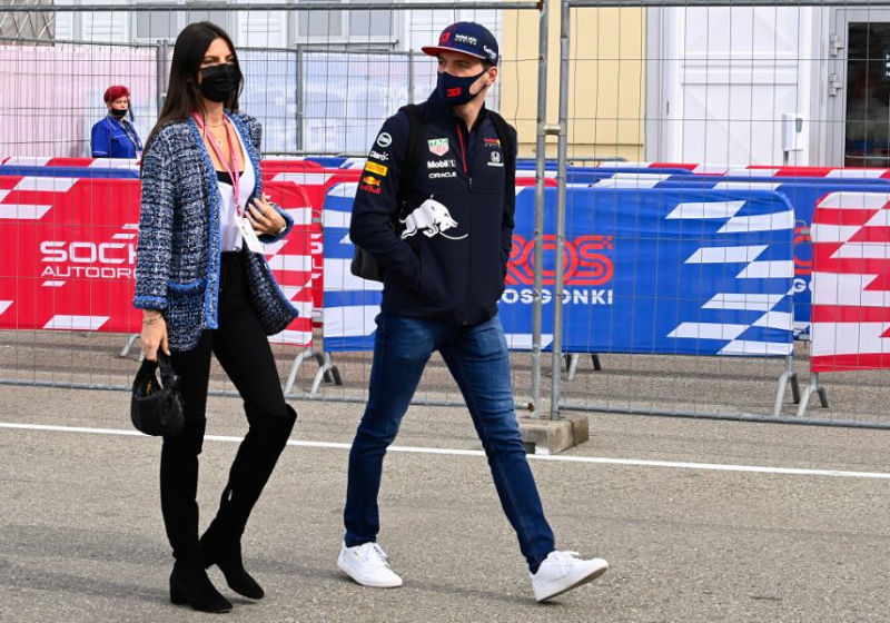 Race Verstappen eindigde bijna in tranen: "Leclerc gooide zomaar zijn auto naar rechts"