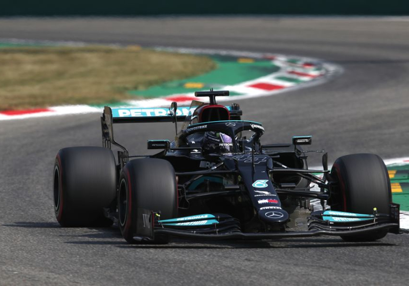 Hamilton predicts "easy win" for Verstappen after sprint disaster