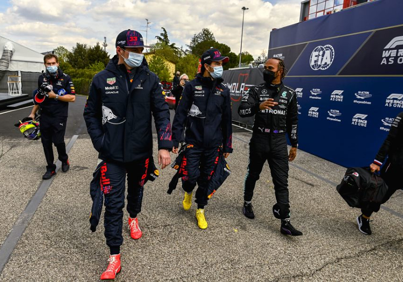 Marko ziet verschil tussen Verstappen en Pérez in Imola: "Elfde plaats meer dan vervelend"