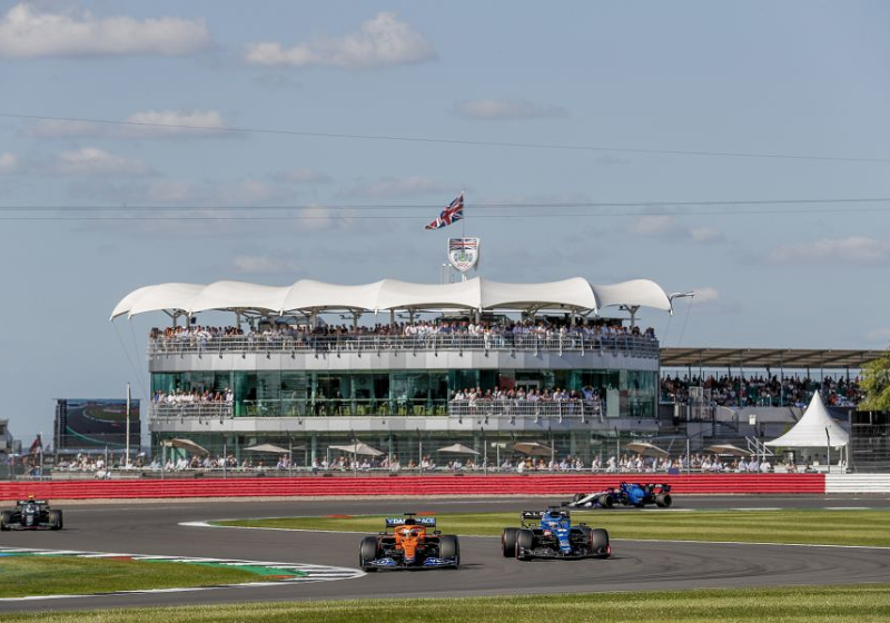 Alonso racecraft the "best on the grid" - Ricciardo