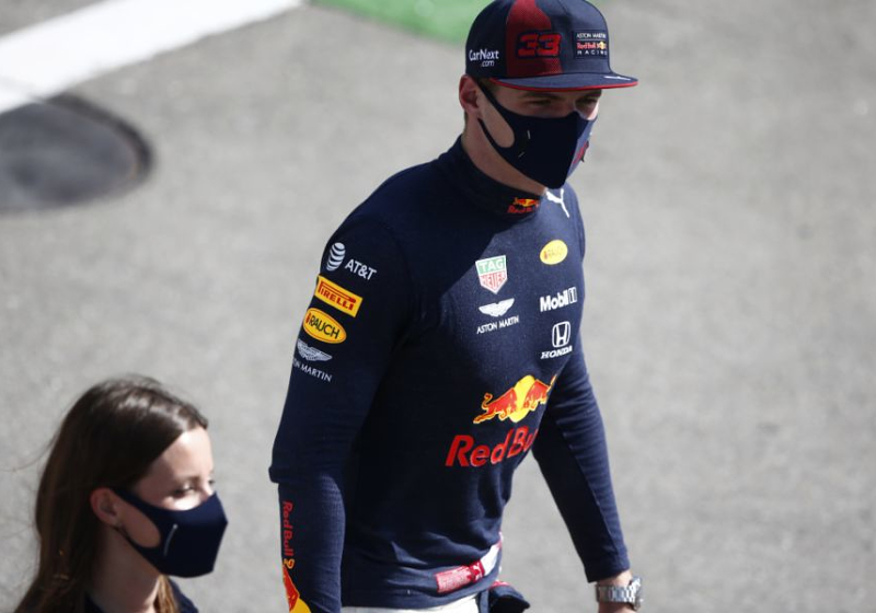 Horner lovend over Verstappen: "Hij is dit seizoen echt geweldig tijdens de races"