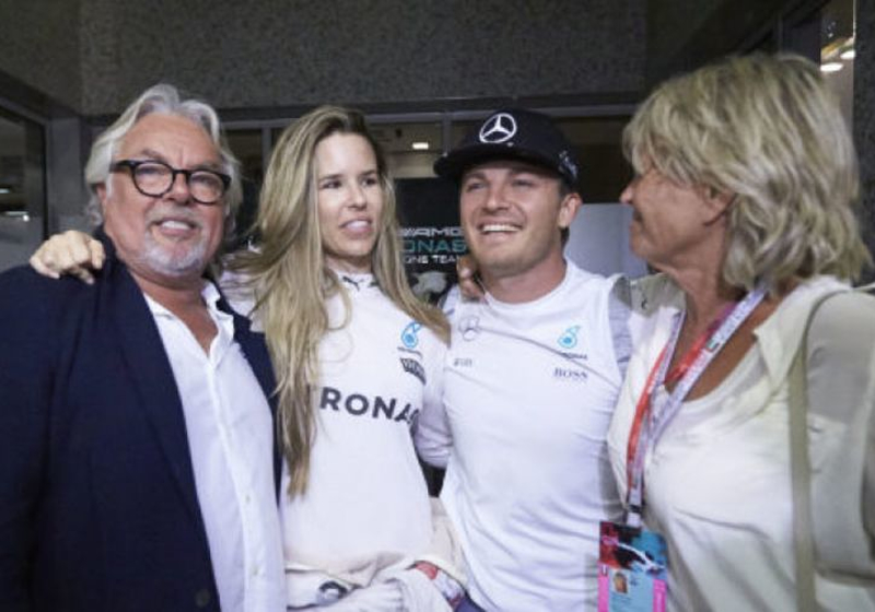 Vader en zoon Rosberg rijden samen op het circuit in Monaco