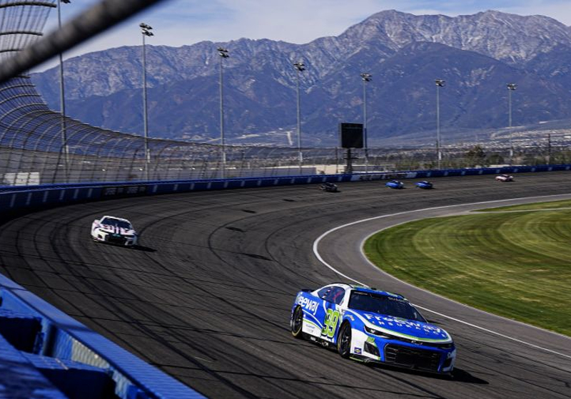 Daniel Suárez tiene mal día en NASCAR