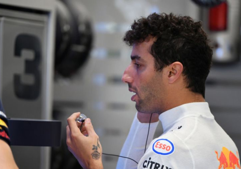 Ricciardo over rode vlag-situaties: 'Eigenlijk hoefde geen van ons gestraft te worden'