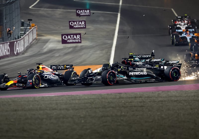 Verstappen verliest dragrace naar de finish van Russell in sensationele Grand Prix van Azerbeidzjan