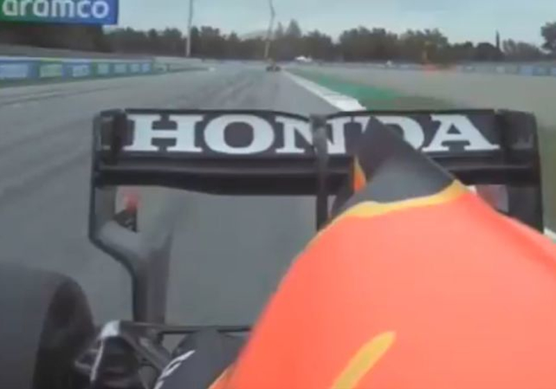 VIDEO: De veelbesproken buigbare achtervleugel van Red Bull op beeld