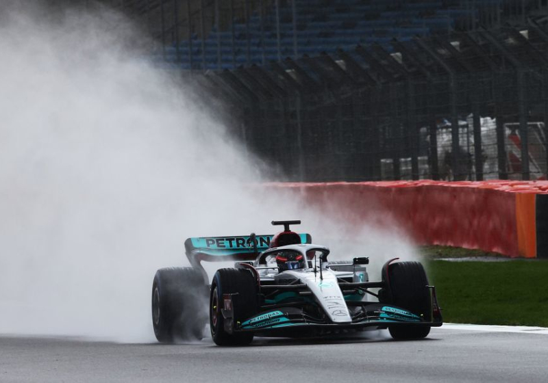 Mercedes op Silverstone voor shakedown W13