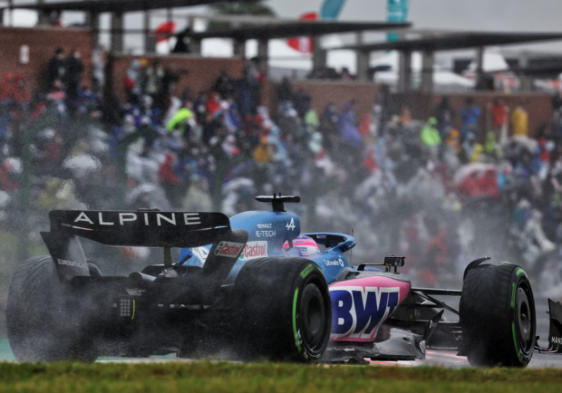 Verstappen domina la FP2 en Japón; Sainz 4°, Alonso 6° y Checo 9°