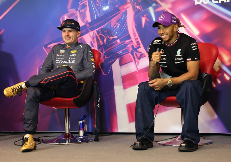 Chandhok stipt aan waarom Verstappen anders racet tegen 'koning' Hamilton