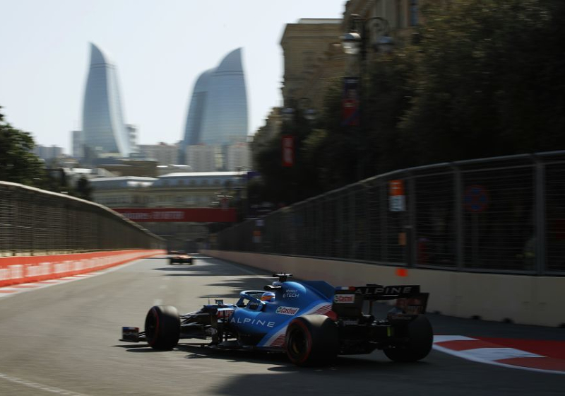 Alonso solves "uncertainties" with top six Baku showing