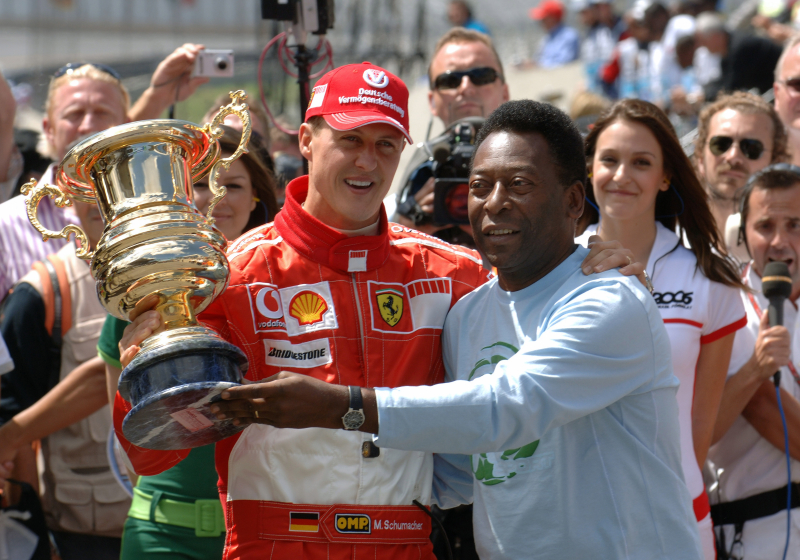 Hamilton pays tribute to Pelé following death of Brazil legend