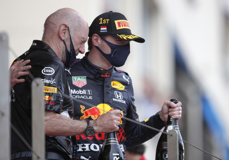 Wolff kritisch op Verstappen: 'Kan kampioen worden, maar maakt nog steeds fouten'