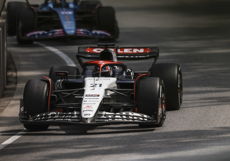 De Vries en Magnussen reageren op incident tijdens GP Canada: "Ik kon geen kant op"