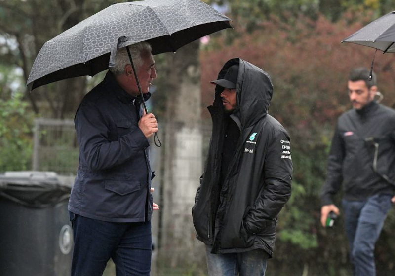 Aston Martin 'definitely tempted' to sign Hamilton for 2022