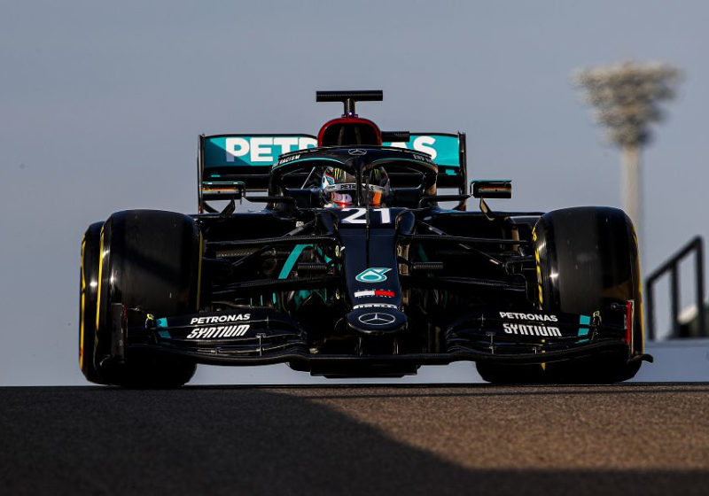 In beeld: Young Driver Test: Nyck de Vries maakt Formule 1-debuut bij Mercedes