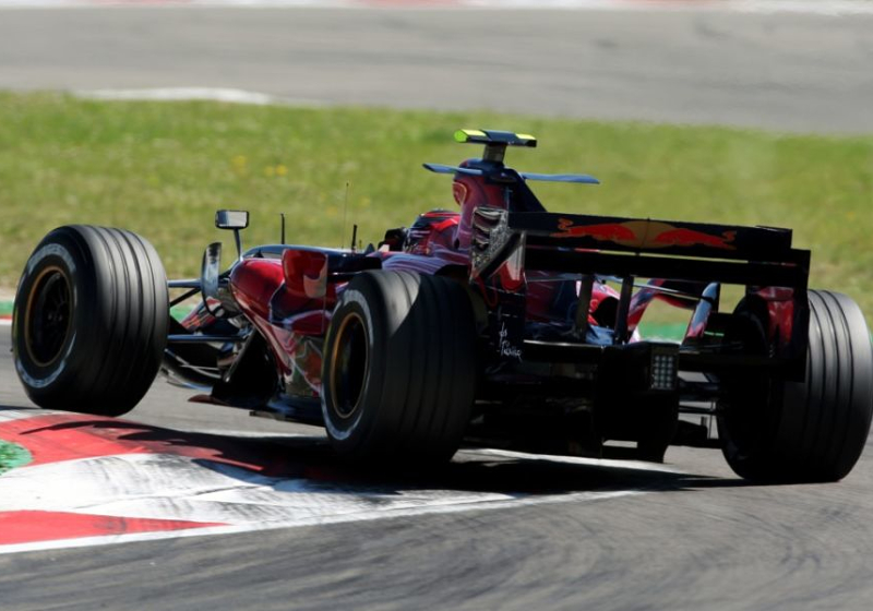 Voormalig Toro Rosso-coureur breekt rug bij crash