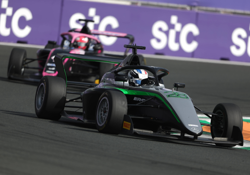 F1 Academy afgelast door zware crash in voorprogramma van GP Qatar