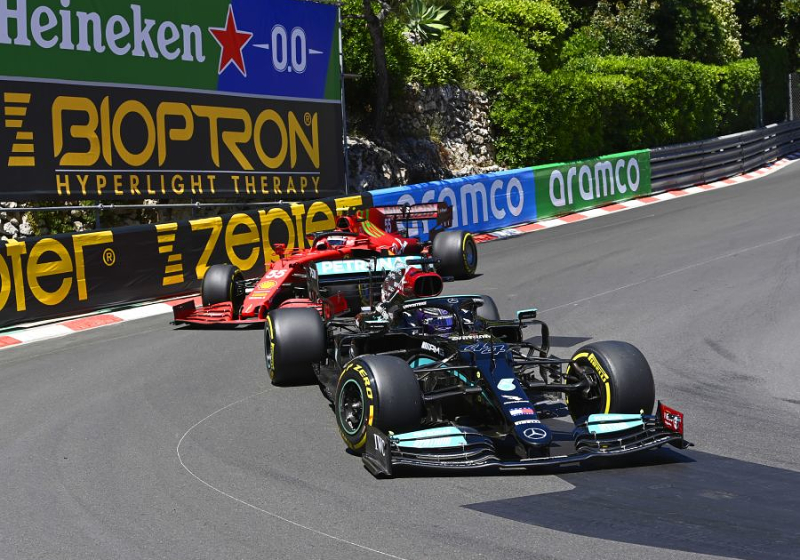 Sainz hoopt dat Hamilton in 2022 terugkeert: 'Eén van de beste coureurs ooit'