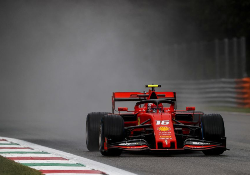 Eerste vrije training Italië: Leclerc het snelst, Verstappen nog onzichtbaar