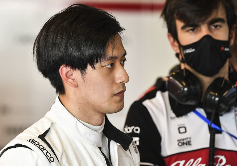 Alonso aprueba la llegada de Zhou a la F1