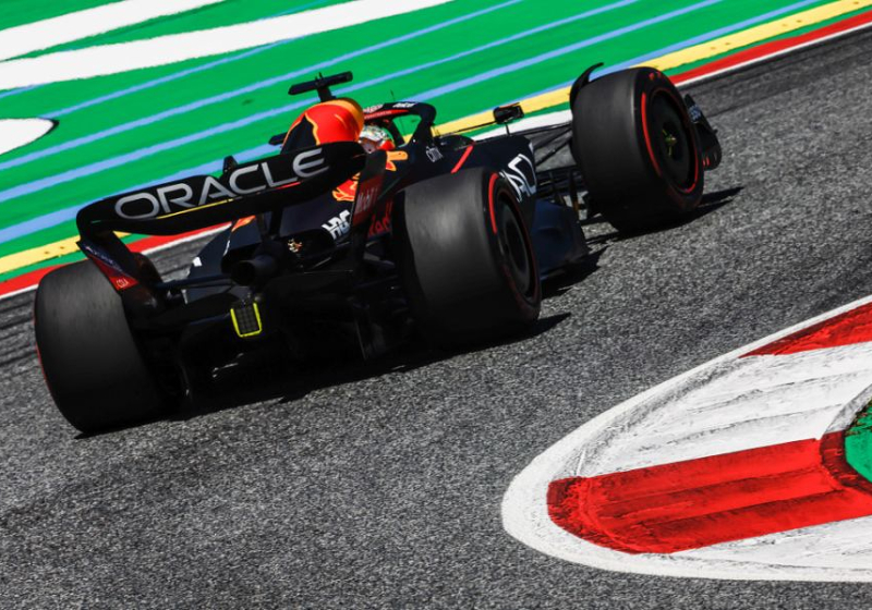 Marko ziet het somber in voor Red Bull in Hongarije: "Dominantie Ferrari beangstigend"