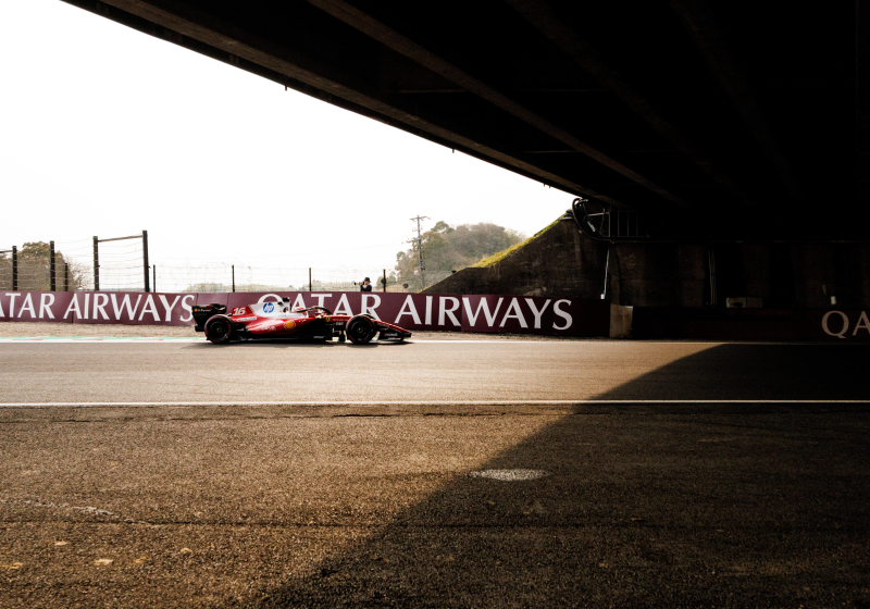 Ferrari gaat drie keer testen in april om achterstand op Mercedes te verkleinen