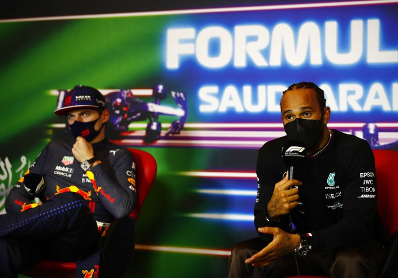 Verstappen niet jaloers op eervolle titel Hamilton: "Wereldtitel is meer dan genoeg"