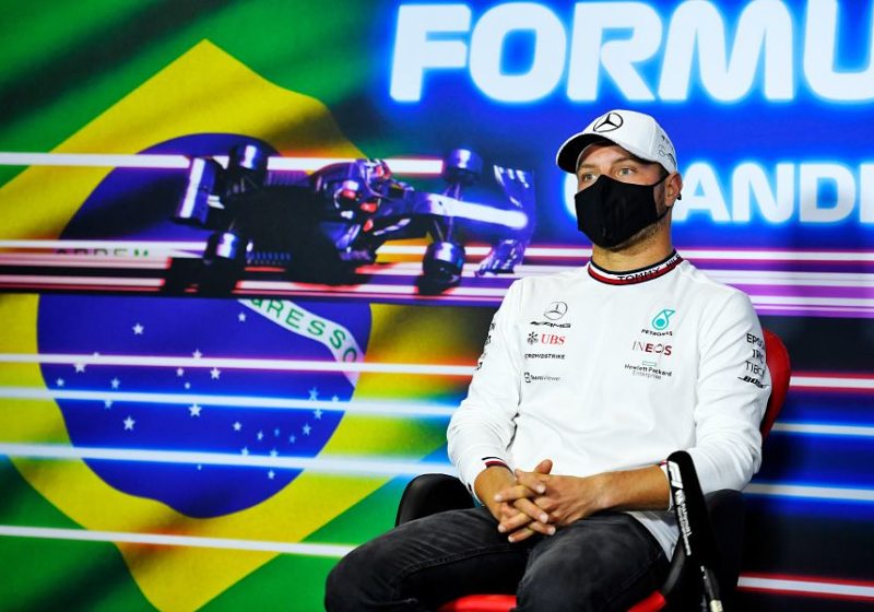 Bottas heeft ontzag voor Hamilton: “Niet zo makkelijk om hem te snel af te zijn”