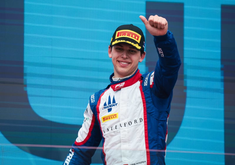 Van Hoepen pakt eerste F2-pole position in Canada | F1 Shorts