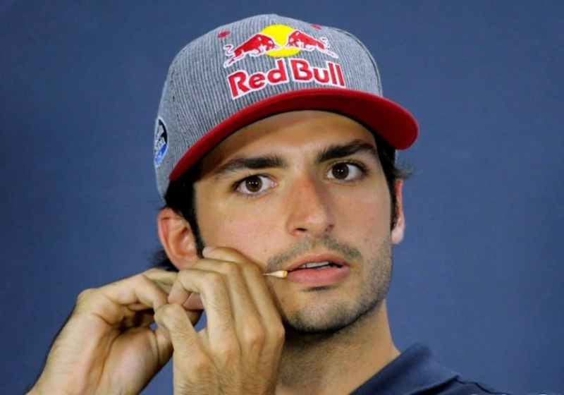 Carlos Sainz: 'Ik moest me opofferen voor Kvyat'