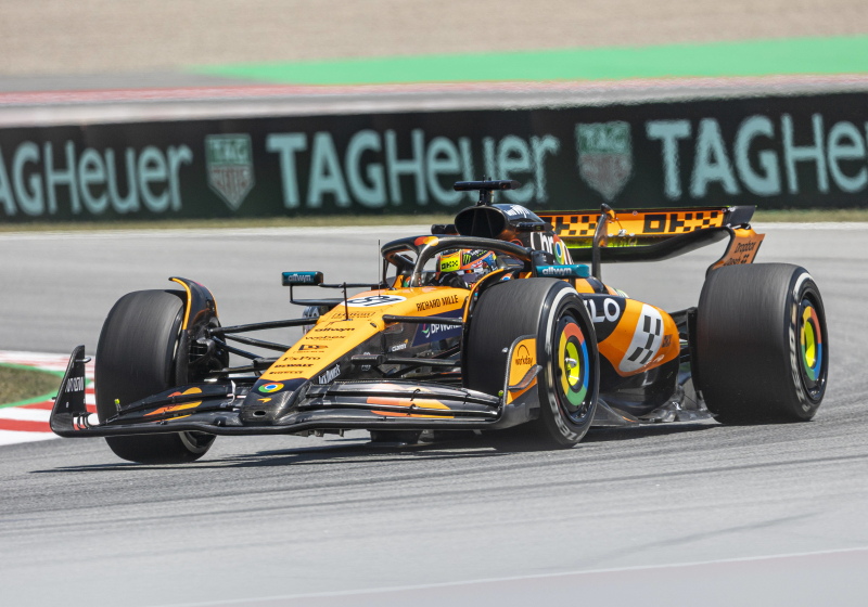 Verstappen ziet opnieuw McLaren bovenaan de tijdenlijst in tweede vrije training Spanje