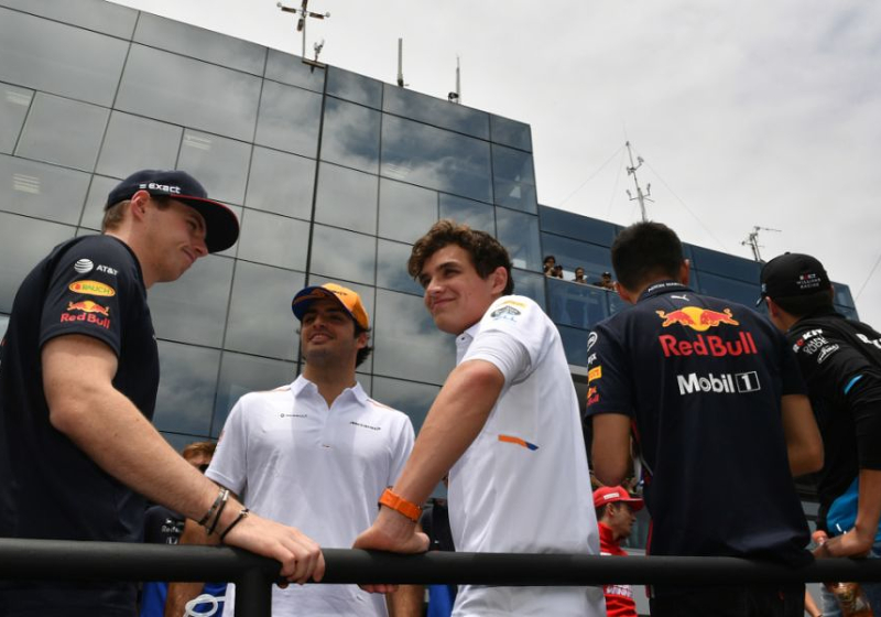 Sainz wil hetzelfde als Verstappen: "Je ziet bij hem dat het werkt"