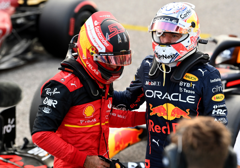 Sainz over inhaalactie op Verstappen: "Beetje contact, hoort bij het racen"