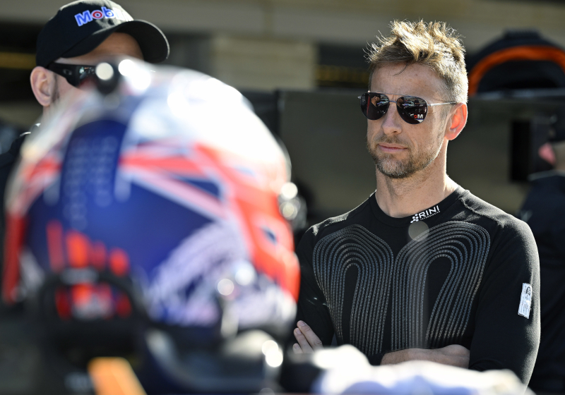 Former F1 world champion announces racing RETURN