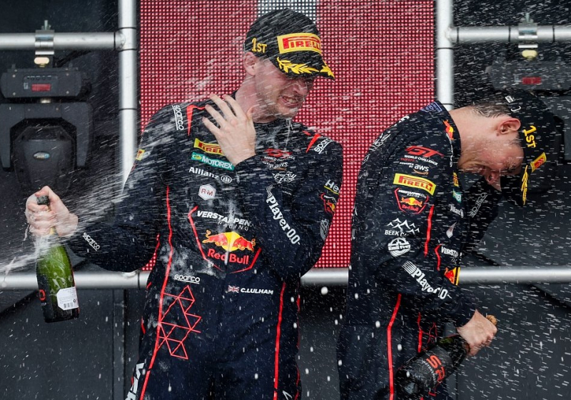 Protegés Verstappen kampioen in GT World Challenge Sprint Cup na straf voor rivaal