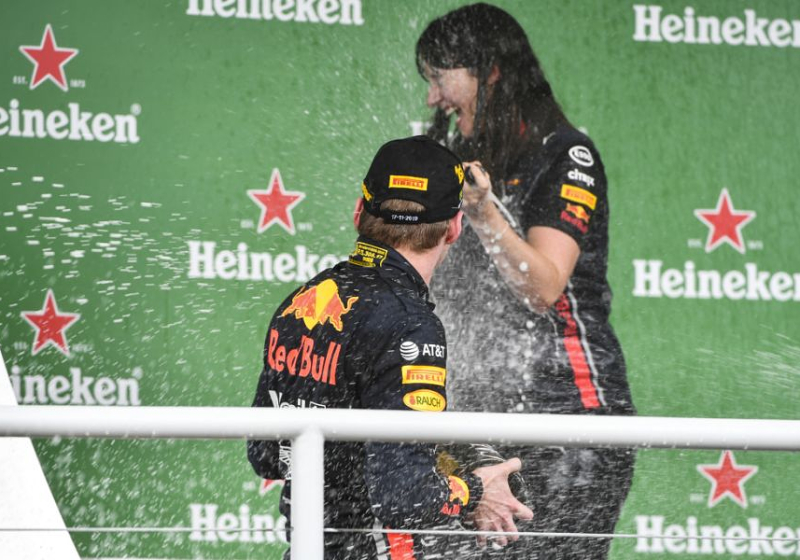 Marko over Verstappen en RB18: "Max wil een auto die goed is aan de voorkant"