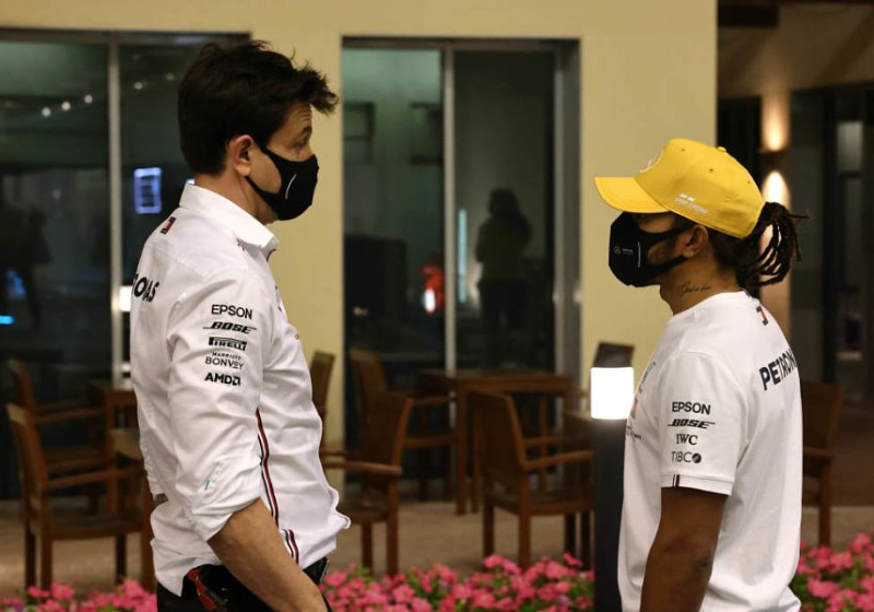 Wolff waarschuwt Verstappen en Hamilton: 'Moeten elkaar meer ruimte geven'