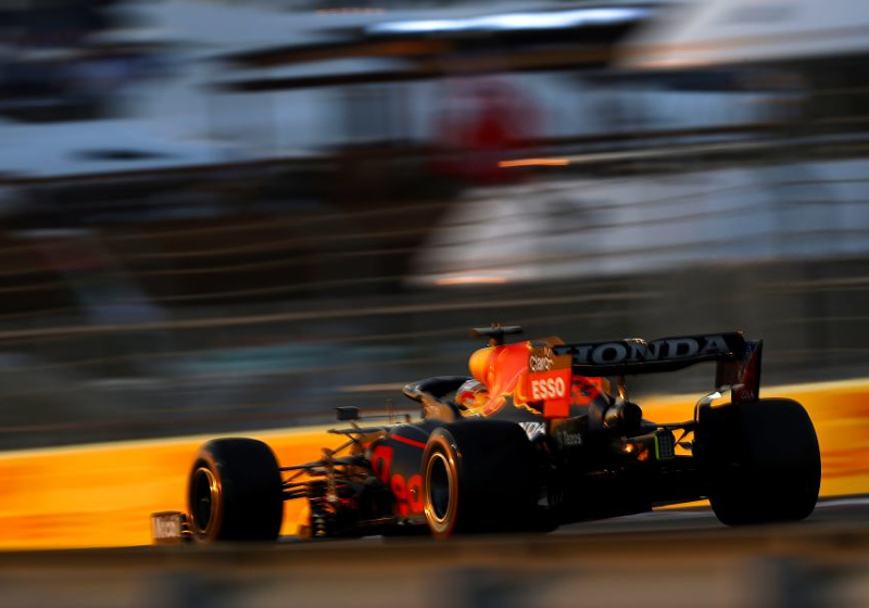 Verstappen stuns Hamilton to land vital title-showdown pole for Abu Dhabi Grand Prix