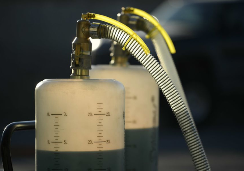 Wolff warns against "fuel and oil war" in quest for carbon-neutrality