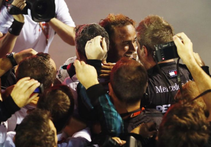 Lewis Hamilton: "Max heeft er een geweldig gevecht van gemaakt, maar wat een weekend"