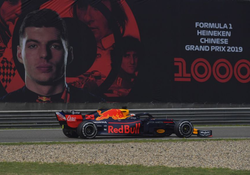 Verstappen tevreden: 'Zitten er dichterbij, een stuk beter dan in Bahrein'